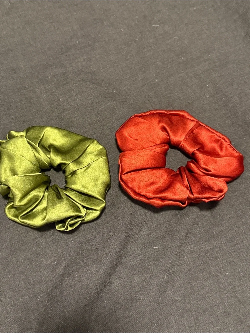 Silk Scrunchie Duo in Olive Green & Red